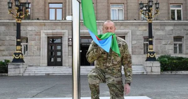 Üçrəngli bayrağımız əbədi olaraq dalğalanacaq