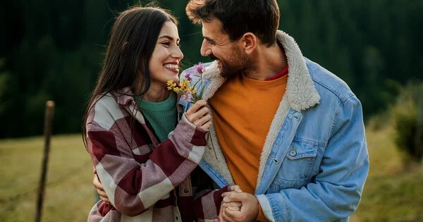 Cütlüklərin subaylardan daha xoşbəxt olmasının SƏBƏBİ TAPILDI