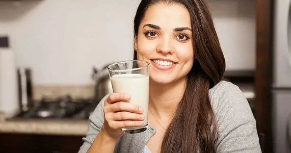 Bir stəkan süd nələrə qadirdir? ÖYRƏNİN