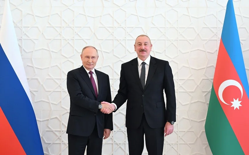 Vladimir Putin İlham Əliyevə zəng edib