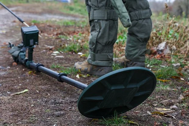 Yaşadığı mənzilin döşəməsi altında piyada əleyhinə mina tapıb