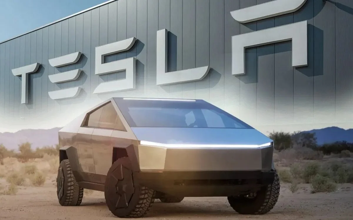 “Tesla” minlərlə “Cybertruck” elektrik pikapını geri çağırır