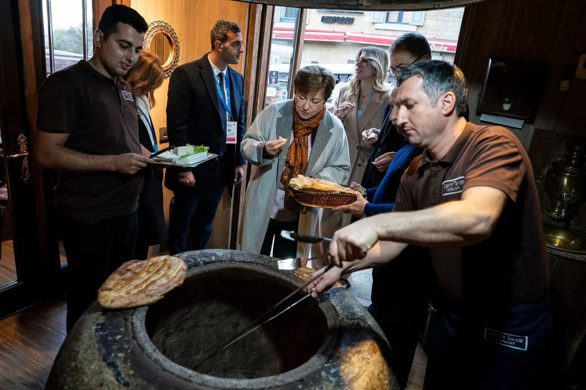 BVF rəhbəri Bakıdan zövq alıb FOTO