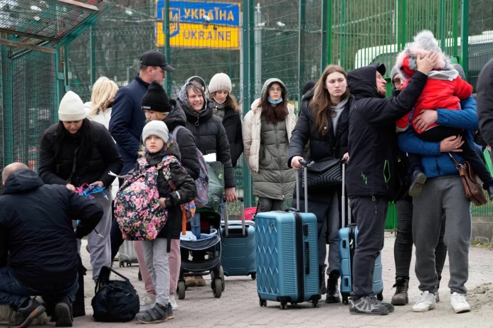 TrampPutin razılaşması Avropanı TƏŞVİŞƏ SALDI Ukraynalıların böyük köçü