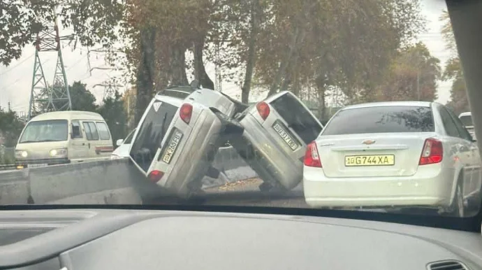 Qayda pozan sürücülər “piramida” düzəltdilər FOTO