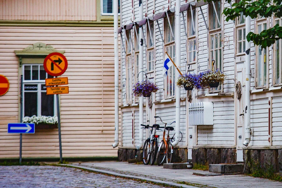 Finlandiyada Rusiyanın 30dan çox daşınmaz əmlakını ələ keçirdi