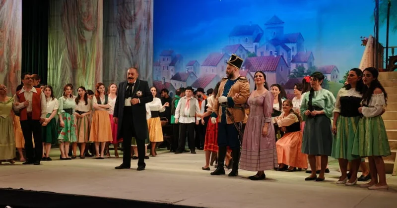 Азербайджанский театр оперы и балета представил спектакль Любовный напиток ФОТО