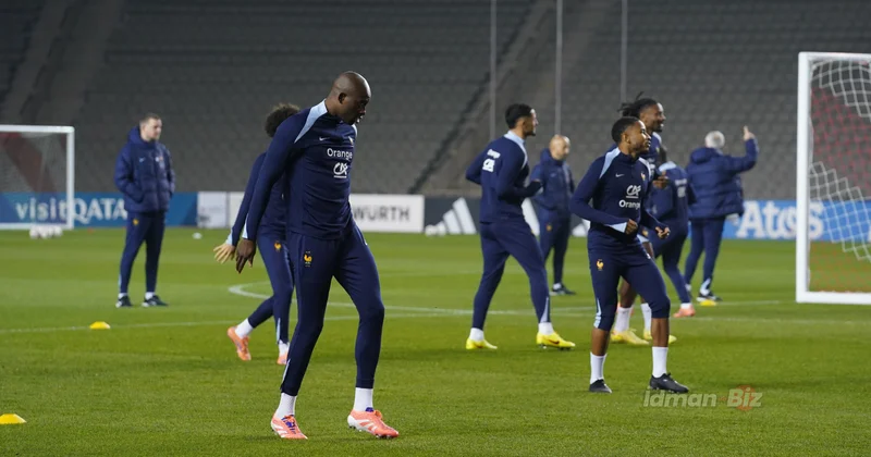 Fransa millisi Azərbaycanla oyundan öncəsi Bakıda məşq edir FOTO/VİDEO