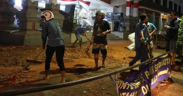 İndoneziyada sürüşmə: altı nəfər öldü