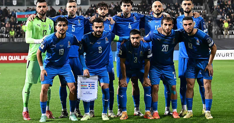 Почему футболисты Карабаха не выкладываются за милли ?