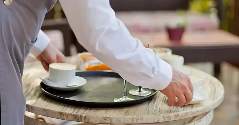 Şəkidə müdir qətlə yetirildi ofisiant polisə təslim oldu