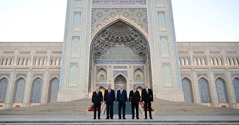 Алиев побывал в Центре исламской цивилизации в Узбекистане