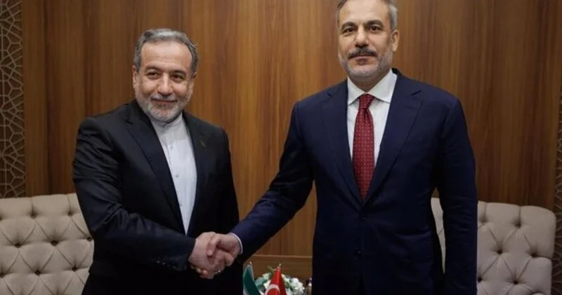 İran və Türkiyə XİN rəhbərləri regional vəziyyəti müzakirə edib