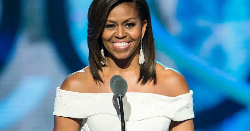 Mişel Obama: “ABŞ hələ qadın prezidentin idarəçiliyinə hazır deyil“