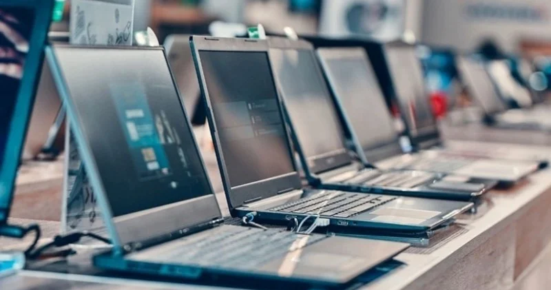 Azərbaycanda noutbukları kim və harada istehsal edir?