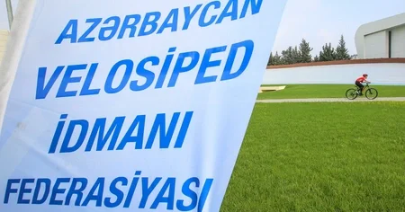 Bakı məktəbliləri arasında velosiped yarışı keçirilib FOTOLAR