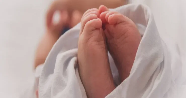 Ata 2 aylıq körpəsini döyüb öldürdü