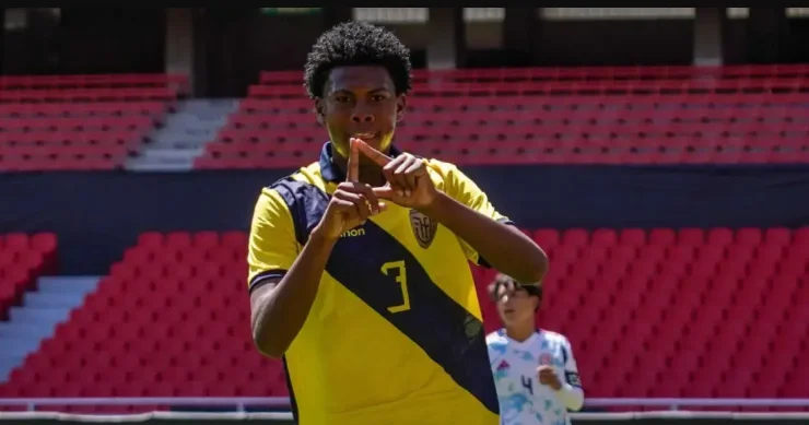 “Çelsi”də ekvadorlu futbolçu