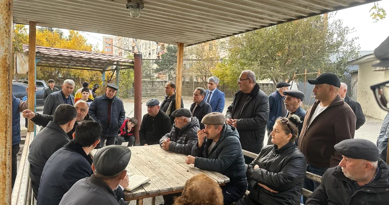 Qüdrət Həsənquliyev Xətai rayonunda seçiciləri ilə görüş keçirib