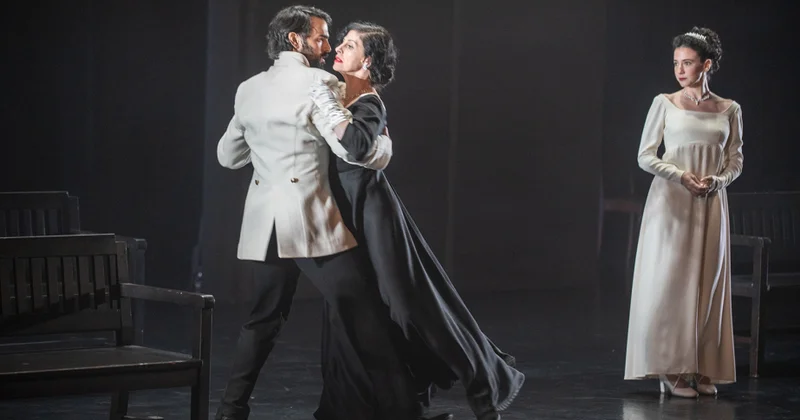 “Geşer” Teatrı Bakıda Rimas Tuminasın “Anna Karenina” tamaşasını nümayiş etdirib