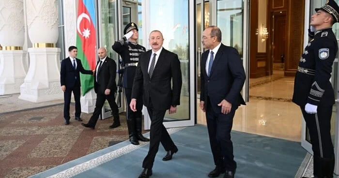 Əliyev Daşkənddə tədbirdə iştirak etdi, Qasımov mükafatlandırıldı