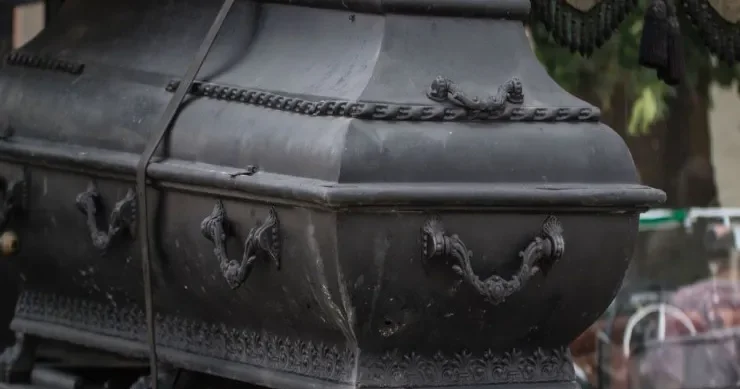 Camaat dəfnə hazırlaşırdı, ölü dirildi