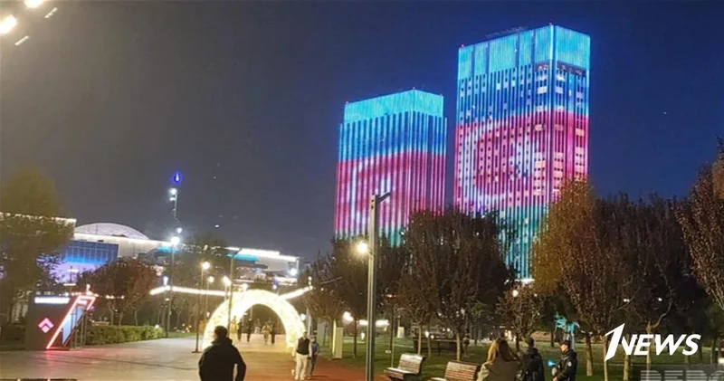 Ташкент подсвечен в цвета флага Азербайджана