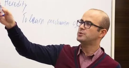 Məktəblər müəllim üçün 8 saatlıq peşəkar iş mühitinə çevrilməlidir” Ekspert TƏKLİF VERDİ