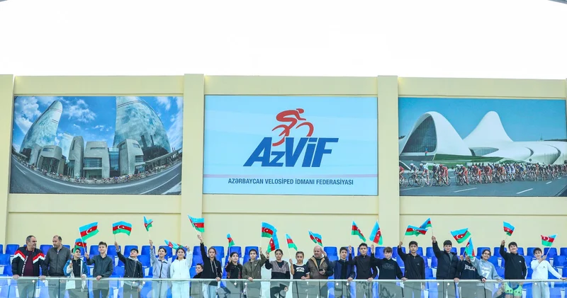 Bakı şəhəri məktəblilərinin velosiped yarışına yekun vuruldu