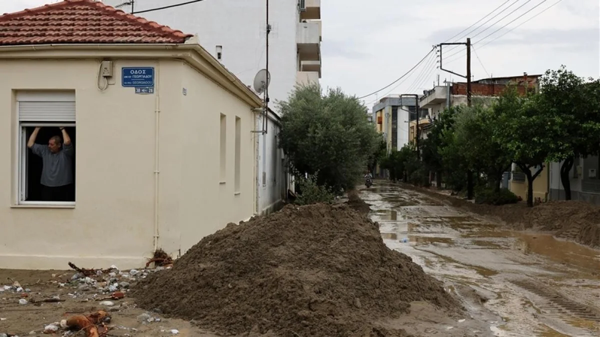 Leysan Yunanıstanın qərbindəki ev və iş yerlərini basıb