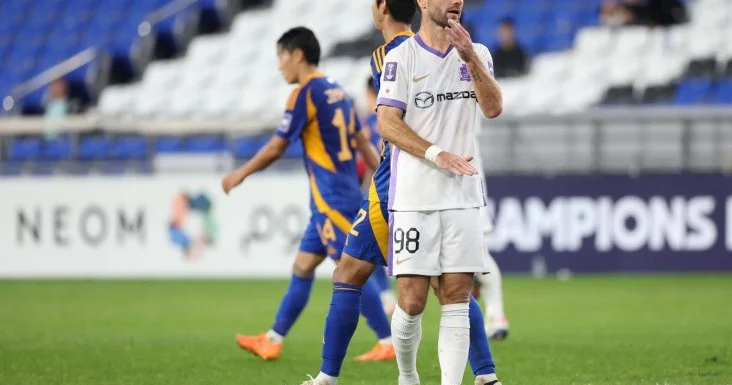 Monako ilə iki dəfə çempion olan futbolçu karyerasını bitirir