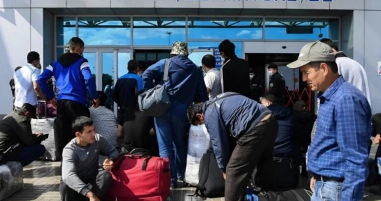 Rusiyada çətin vəziyyətdə olan Özbəkistan vətəndaşları pulsuz mənzil alacaqlar FOTO