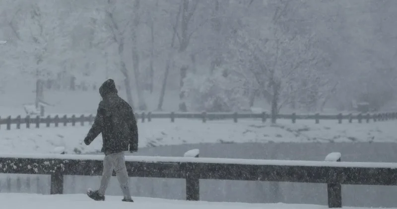 Qazaxıstanda üç nəfər soyuqdan dondu
