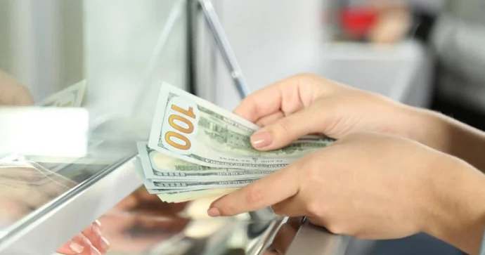 Azərbaycana və xaricə pul köçürmələrinin HƏCMİ MƏBLƏĞLƏR