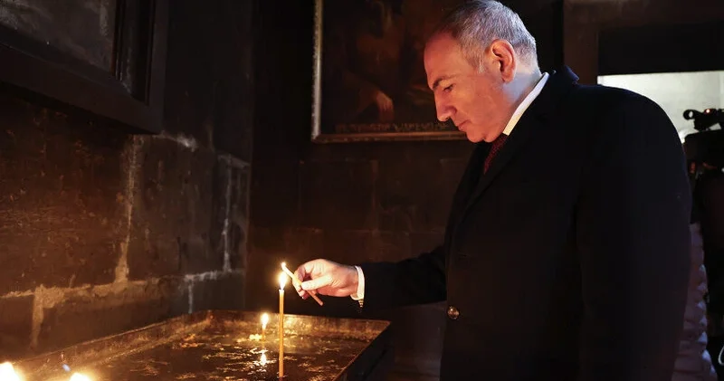 Paşinyan: II Qaregin kilsəni siyasi partiyaya çevirib