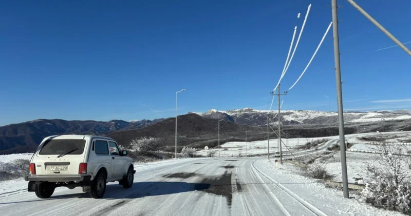 Şamaxı Piriqulu Dəmirçi avtomobil yolu buz bağlayıb FOTO