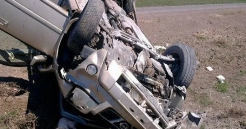 Yevlaxda üç avtomobil aşdı