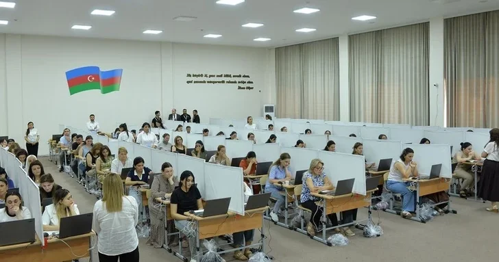 Эмин Амруллаев подчеркнул важность квалификации педагогов для улучшения качества обучения