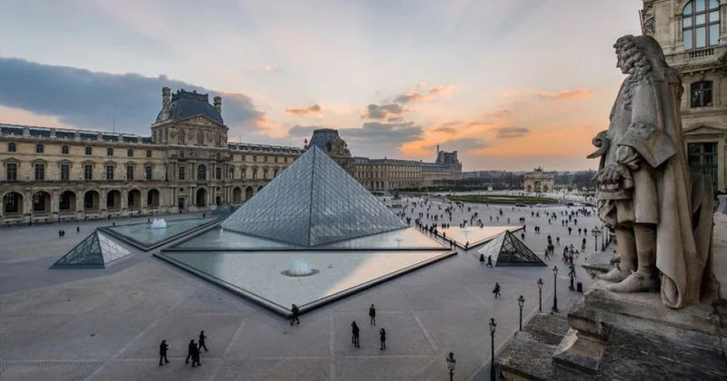 Luvr Muzeyi yenidən bağlanmaq təhlükəsi ilə üz üzədir