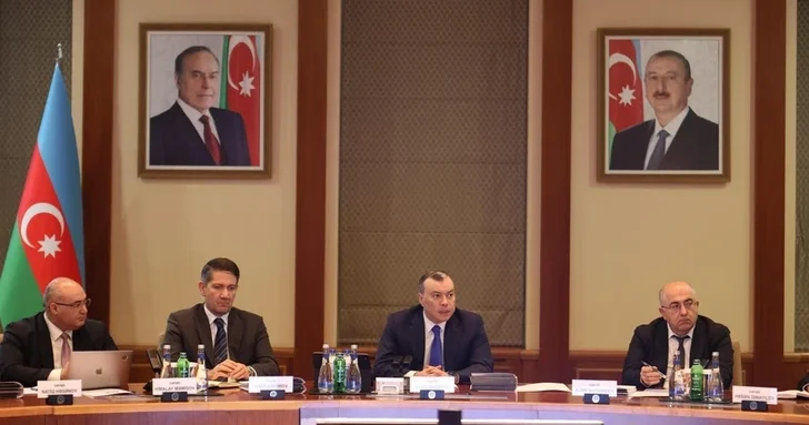 Минфин Азербайджана отчитался о превышении бюджетных показателей на 2,5 млрд манатов