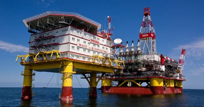 Украинские дроны в третий раз за неделю атаковали российские платформы на Каспии