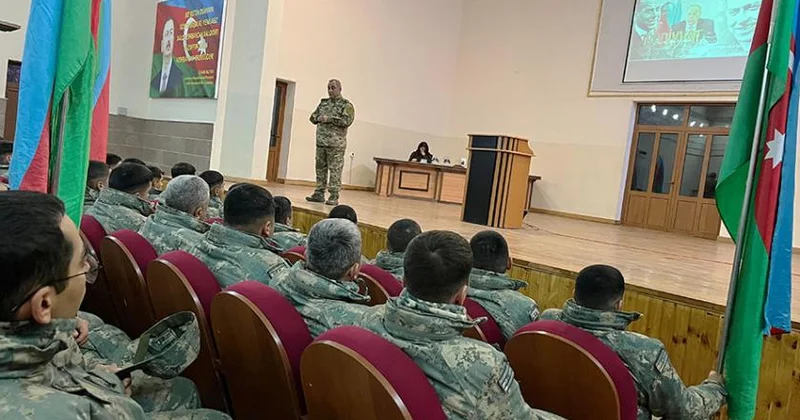 Quru Qoşunlarında “Konstitusiya və Suverenlik İli” ilə bağlı tədbirlər keçirilib