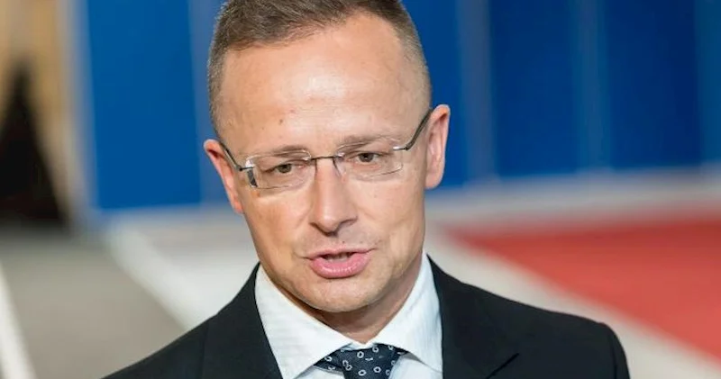 “Macarıstan bu qırmızı xəttin keçməsinə icazə verməyəcək” − Siyarto