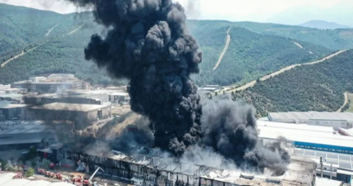 Fabrikdə partlayış oldu, 9 nəfər öldü