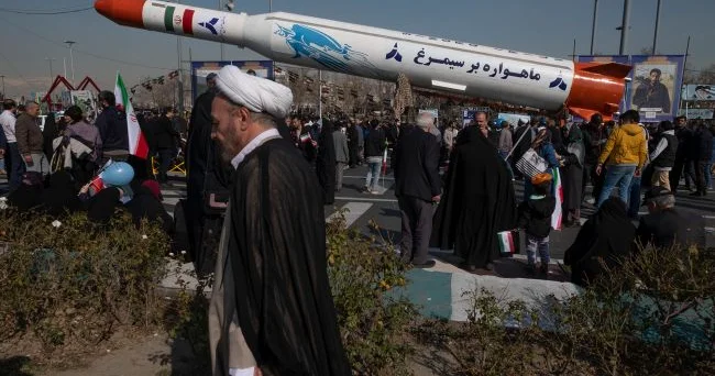 Kreml ayda iki min dollara iranlları Ukrayna ilə müharibəyə cəlb edir