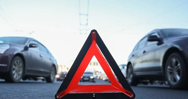 Maşın dayandığı yerdən tərpəndi...