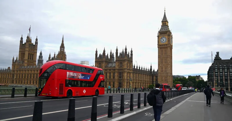 Глава MI6 обвинила Россию в экспорте хаоса