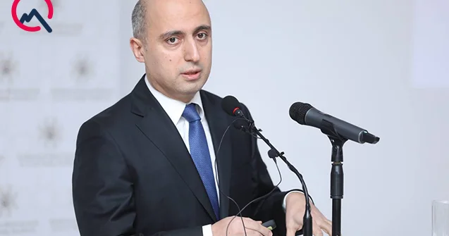 “Müqayisə edə bilərsiniz, mənim kitablarım daha ağır idi” Nazir