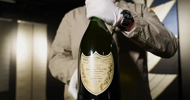 В Дании на аукционе не смогли продать шампанское со свадьбы принца Чарльза и Дианы