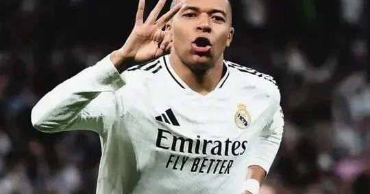 Мбаппе до трех голов сократил отставание от рекорда Роналду в "Реале"